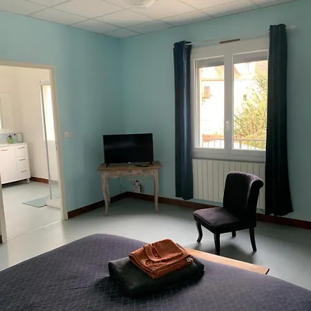 فندق مبيت وإفطار L'arbre De Vie مونتمارت